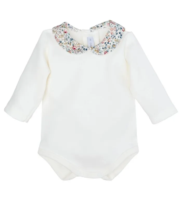 Diseño del Body Bebé Crudo cuello floral estampado algodón suave elegante infantil