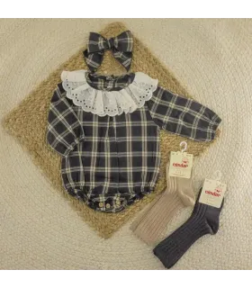 Pelele bebé gris 100% algodón estampado de cuadros cuello volante blanco