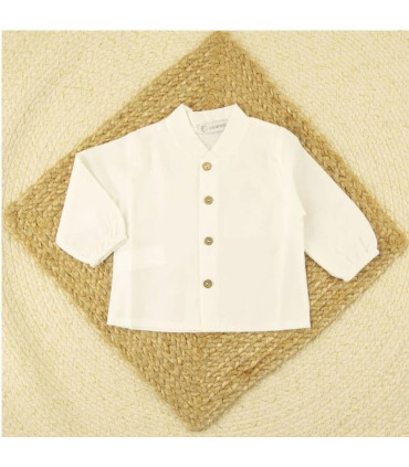 Camisa blanca de niño Calamaro con cuello redondo y botones de madera