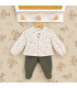 Conjunto bebé Calamaro navideño con camisa estampada y polaina verde. Fondo estudio.