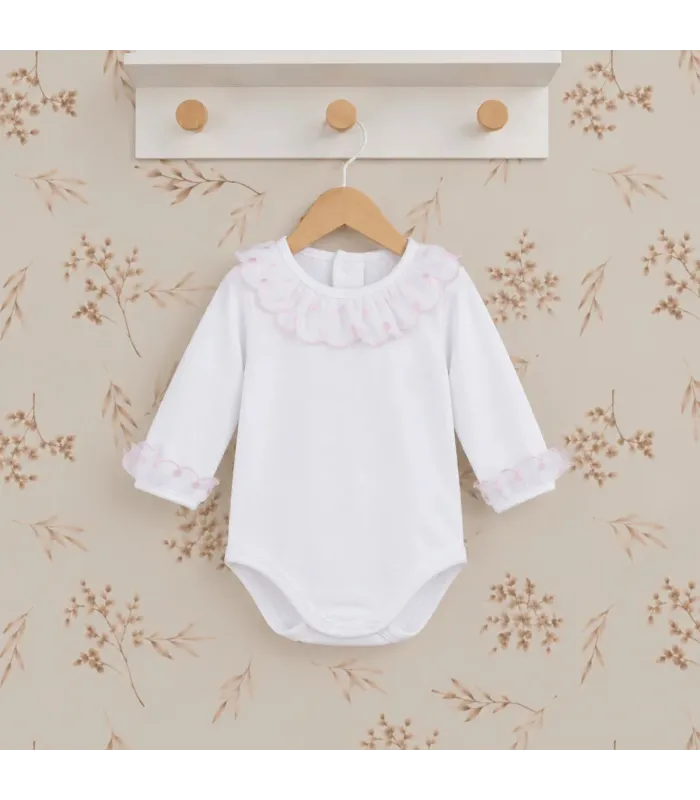 Body Punbig Man Rosa de Calamaro de manga larga en blanco, con cuello de volante festoneado y detalles decorativos en rosa.