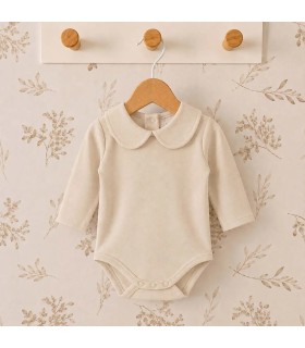 body bebé arena cuello clásico manga larga algodón elastano elegante cómodo