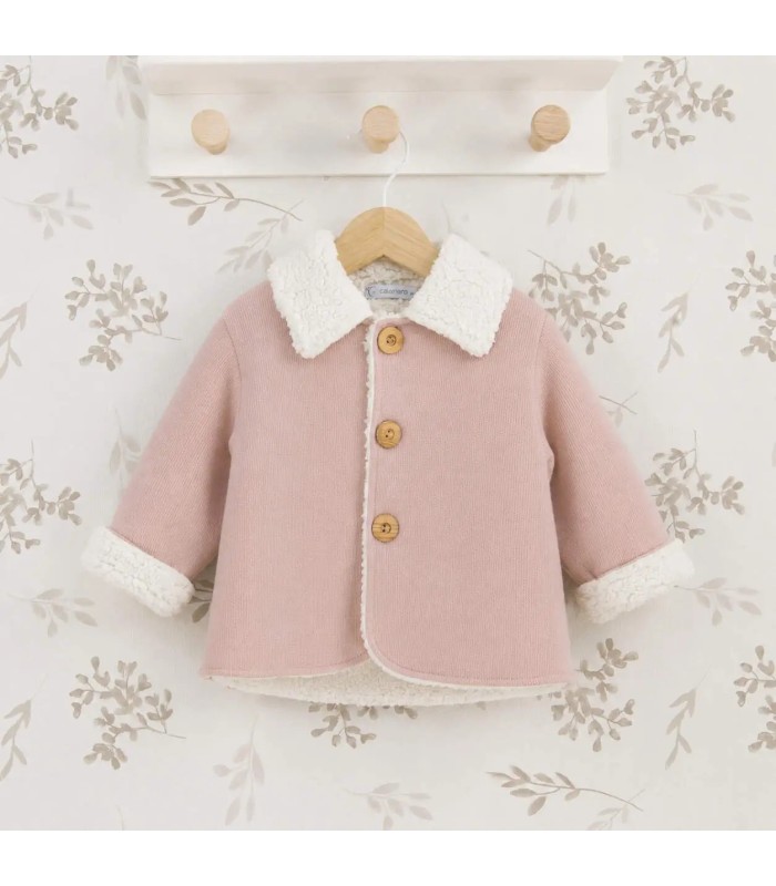 Abrigo Bebé Nude tejido suave con borreguito blanco en cuello y puños diseño elegante invierno