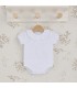 body bebé blanco plumeti cuello volante algodón relieve detalle verano elegante