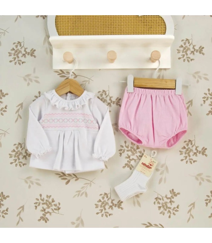 Conjunto Pololo bebé rosa de algodón con blusa blanca bordada y pololo rosa colección Antas Calamaro