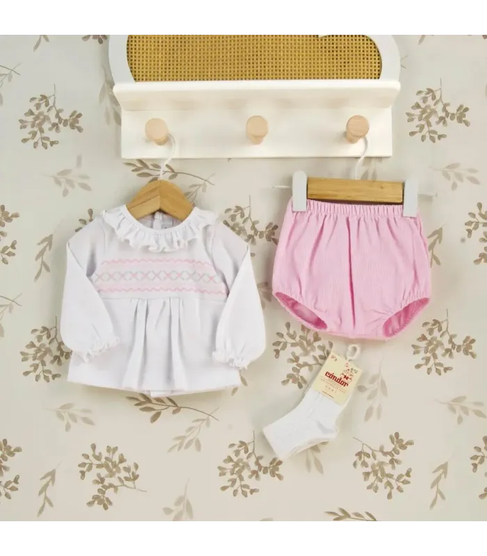 Conjunto Pololo bebé rosa de algodón con blusa blanca bordada y pololo rosa colección Antas Calamaro