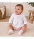 niña con Conjunto Pololo bebé rosa de algodón con blusa blanca bordada y pololo rosa colección Antas Calamaro