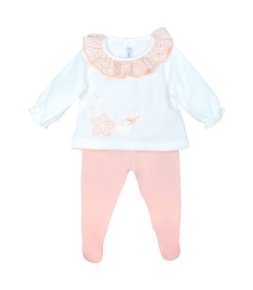 Conjunto Polaina bebé nude algodón con cuello bordado detalle delicado primera puesta invierno en fondo blanco