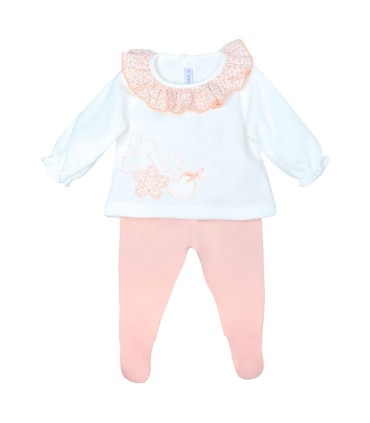 Conjunto Polaina bebé nude algodón con cuello bordado detalle delicado primera puesta invierno en fondo blanco