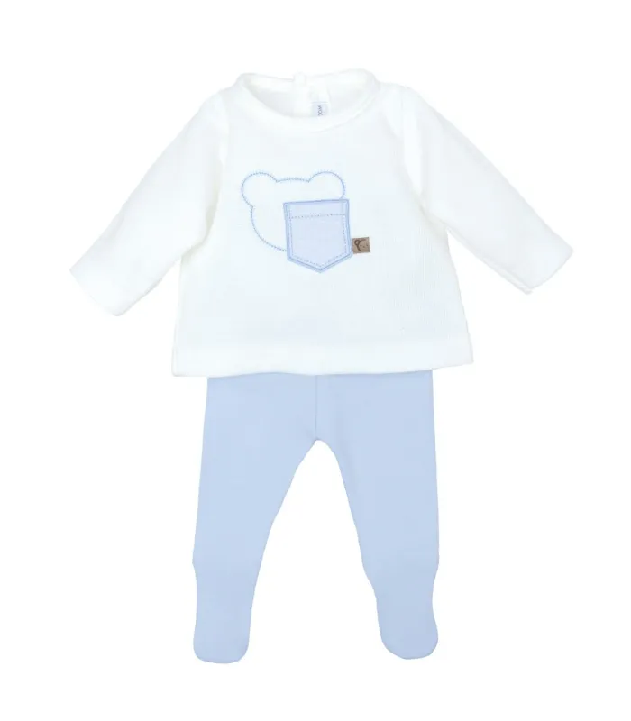 Conjunto Polaina bebé azul cielo algodón con cuello bordado detalle delicado primera puesta invierno en fondo blanco