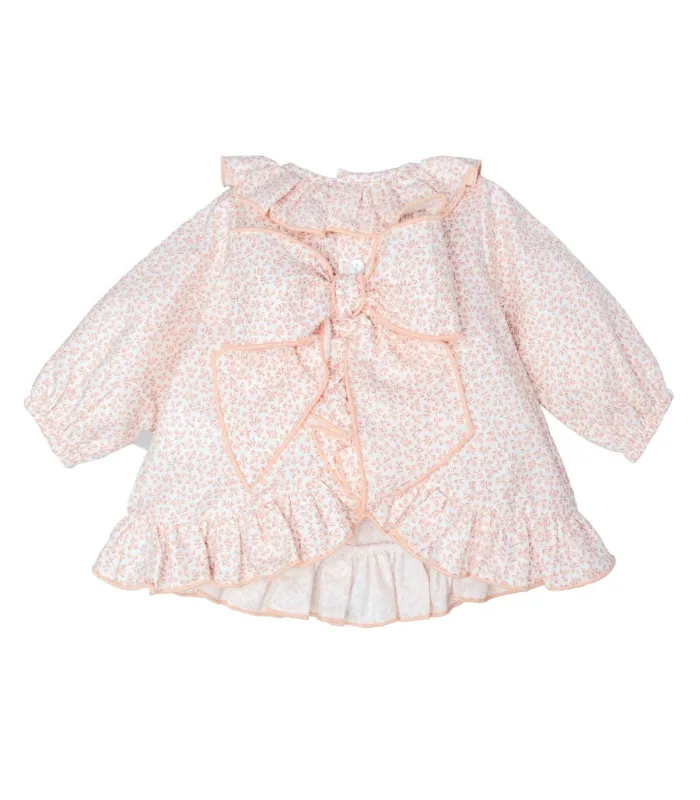 Parte trasera Jesusito bebé nude empolvado con microestampado volante bajo lazada trasera y braguita algodón en fondo blanco