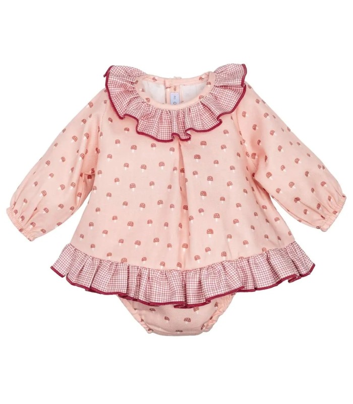 Jesusito bebé rosa empolvado algodón con volante vichy y estampado delicado detalle invierno en fondo blanco