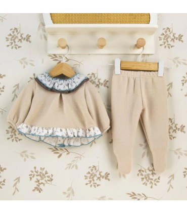 Conjunto Polaina bebé crudo cuello volante estampado ribete celeste tejido punto invierno