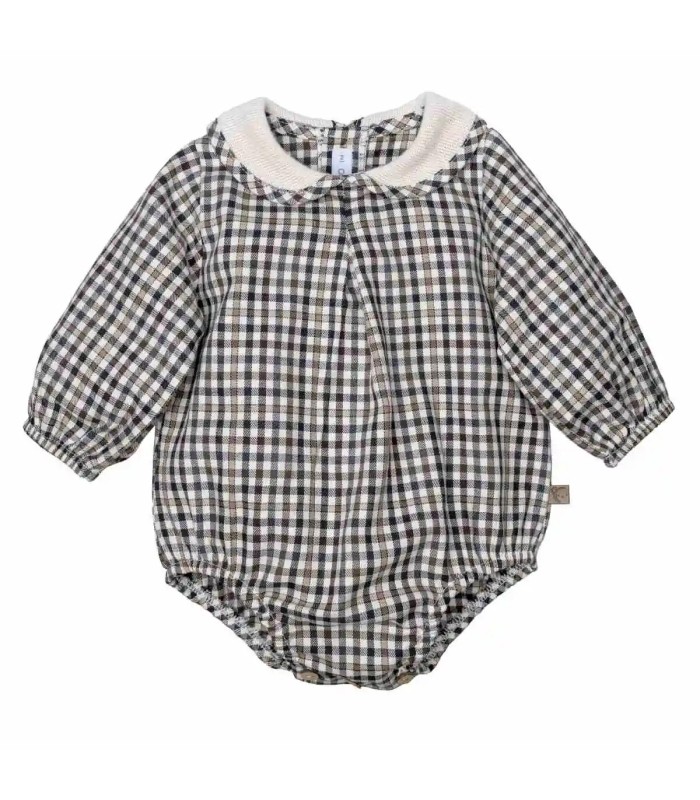 Pelele bebé chocolate cuadros algodón cuello bebé crudo manga larga invierno en fondo blanco
