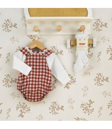 Conjunto bebé terracota peto vichy tirantes botones madera camiseta algodón look cálido invierno