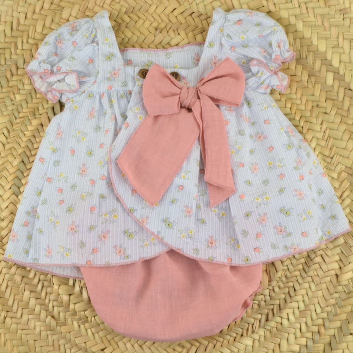 Jesusito bebé floral coral ceremonia - Dulce de Fresa | Gateos - Imagen 3