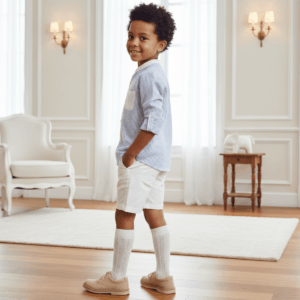 Conjunto niño azul azafata Dulce de Fresa con camisa de rayas y pantalón marfil