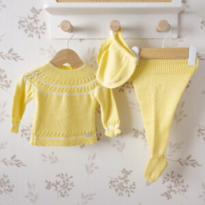 Conjunto bebe amarillo primera puesta dulce de fresa chaqueta polaina capota