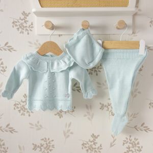 conjunto bebe verde cielo dulce de fresa primor punto con polaina y capota sobre fondo natural