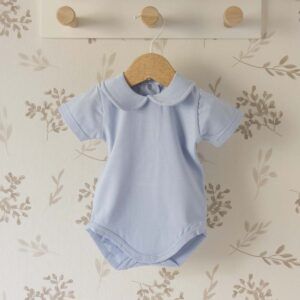 body bebé azul cuello bebé redondo algodón suave detalle verano clásico elegante