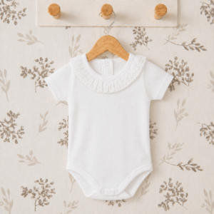body bebé crudo cuello puntilla algodón manga corta detalle verano elegante