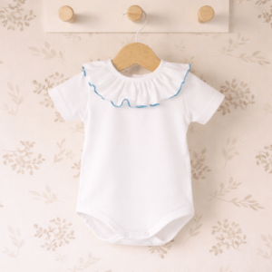 body bebé blanco cuello volante ribete verde agua mint algodón suave detalle verano fresco