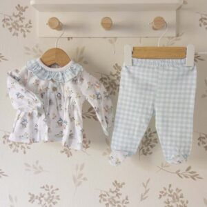 Conjunto polaina bebé verde agua algodón blusa estampada volante polaina vichy detalle suave