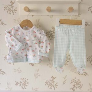 Conjunto polaina bebé verde vichy algodón floral suave detalle verano Babidu