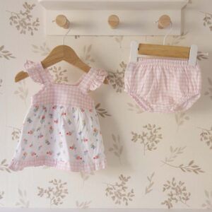 Conjunto ranita bebé rosa vichy algodón floral suave detalle verano Babidu