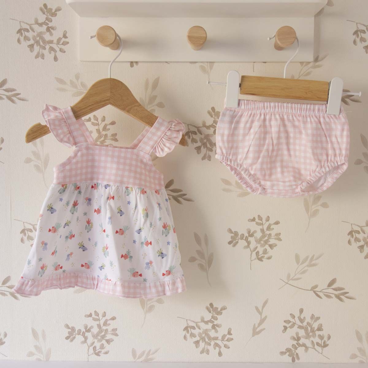 Conjunto ranita bebé rosa vichy algodón floral suave detalle verano Babidu
