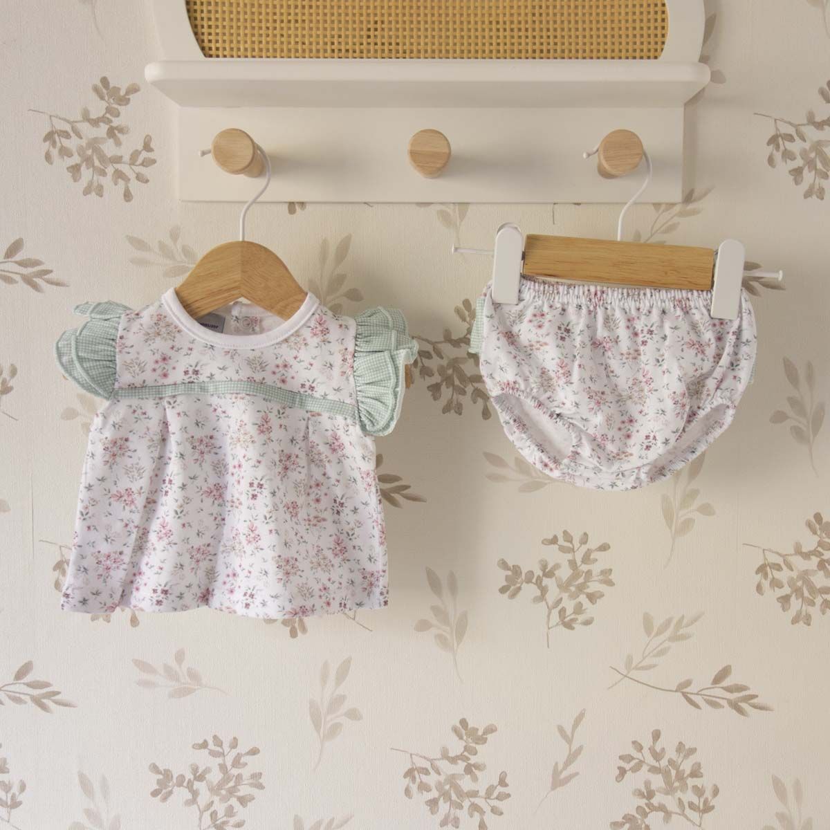 Conjunto ranita bebé niña verde Babidu con volante - 1